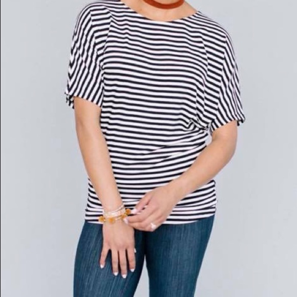 •SM added •Agnes & Dora Short Sleeve Dolman - Picture 4 of 8